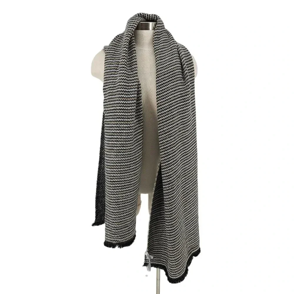 GAP Oversized Wrap Scarf Rectangle Black Cozy Chevron Knit Fringe Hem